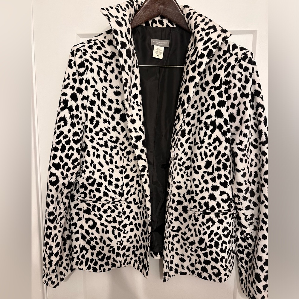 Neiman Marcus velvety soft blazer